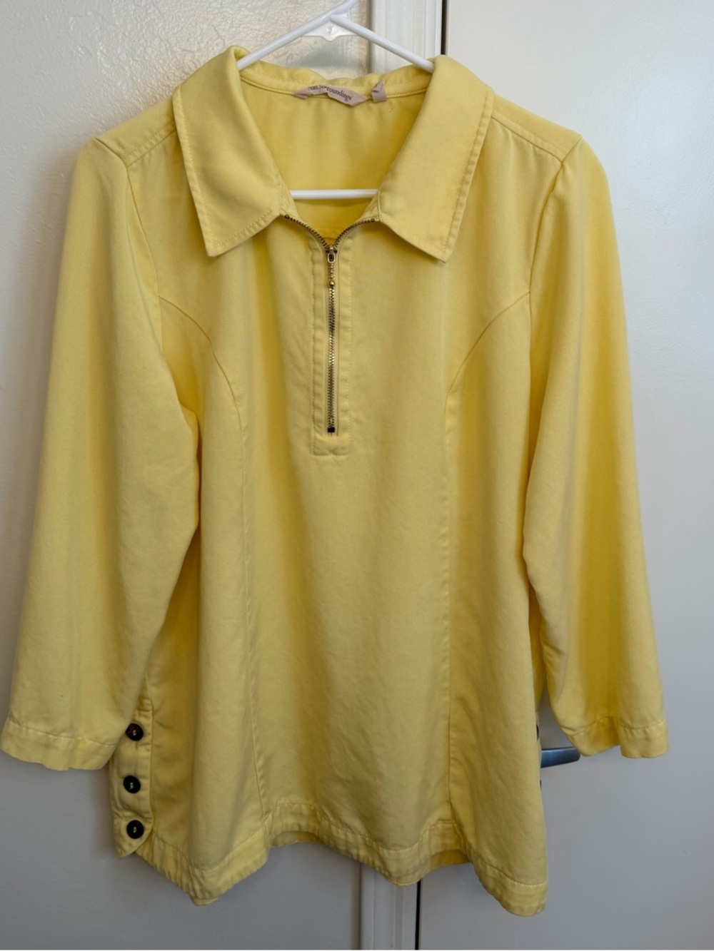 Soft Surroundings Light Yellow Collar Top Gold Zip Detail 3/4 Sleeve Size Large